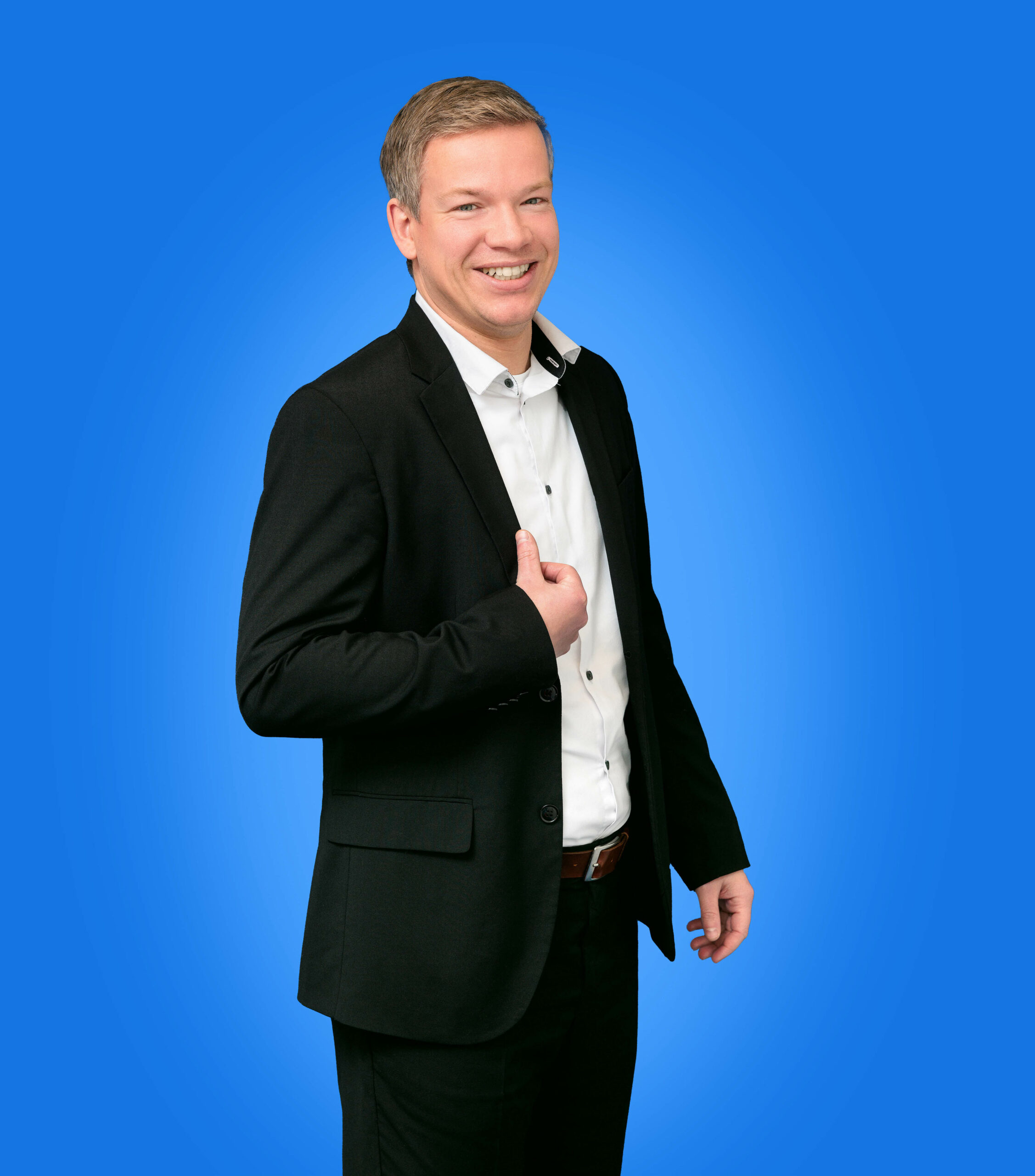 mr. C. (Chris) Loonstra
